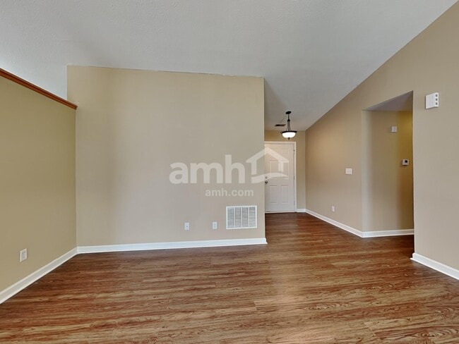 Photo - 139 Trails End