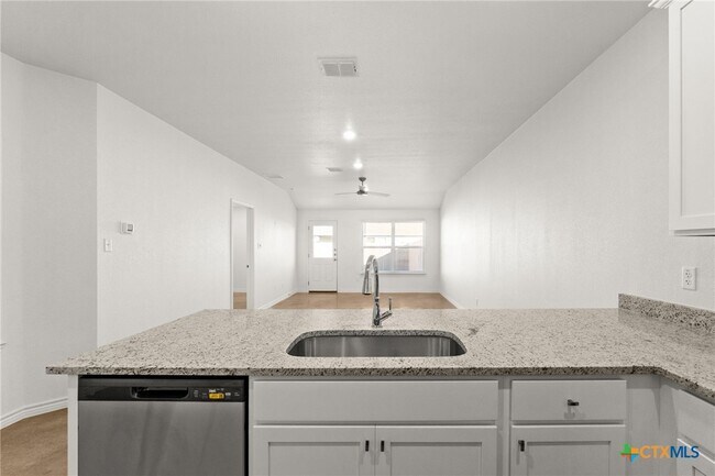 Photo - 1173 Lindsey Dr
