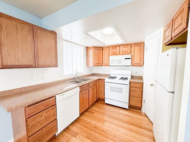 Photo - 481 N Orem Blvd