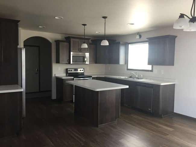 Photo - 5 Bedroom Home