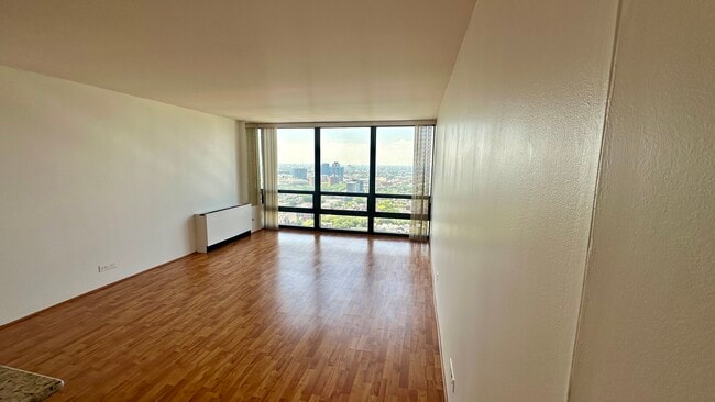 Building Photo - 1636 N Wells St Unit 3402 Rental