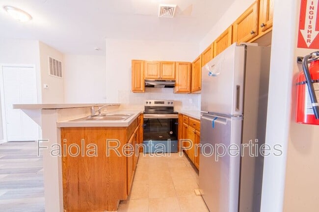 Photo - 112 N High St Unidad C1