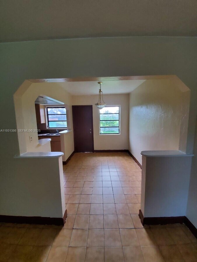 Photo - 435 NE 139th St Unidad 437