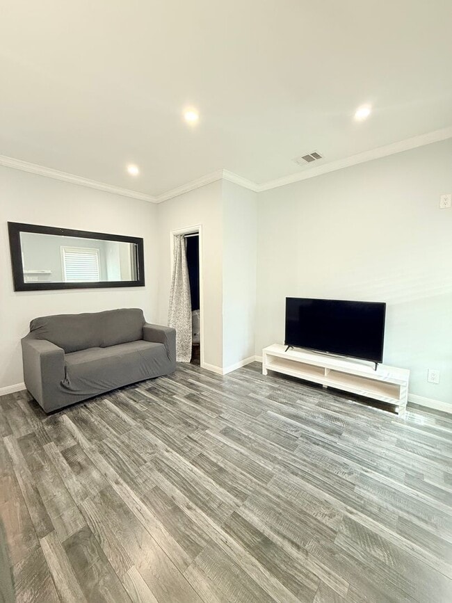 Photo - 941-941 Bayonne St Unit 941