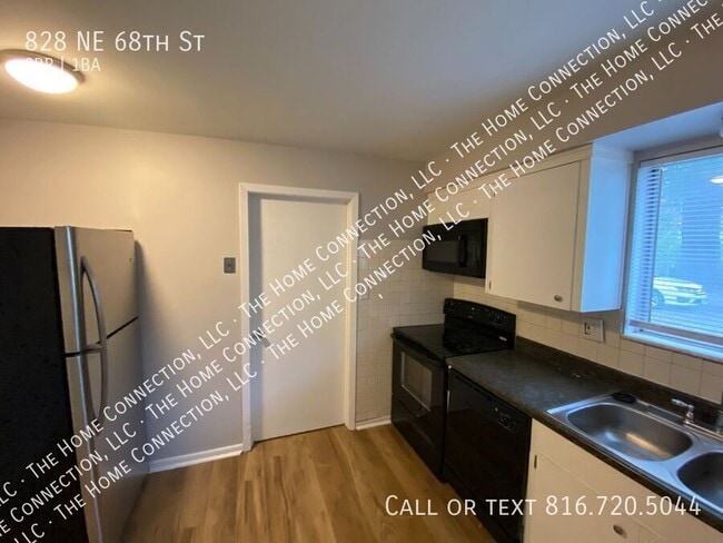 Building Photo - 828 NE 68th St