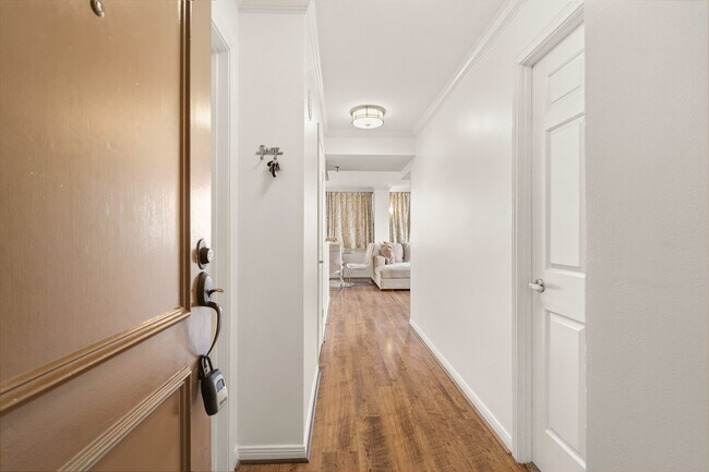 Photo - 3525 Sage Rd Unidad 1204