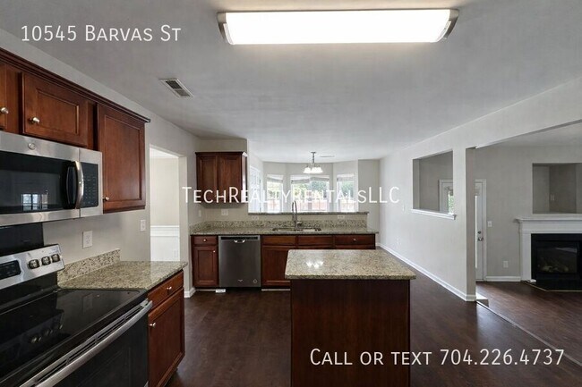 Photo - 10545 Barvas St