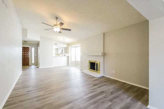 Photo - 313 W Kings Ave