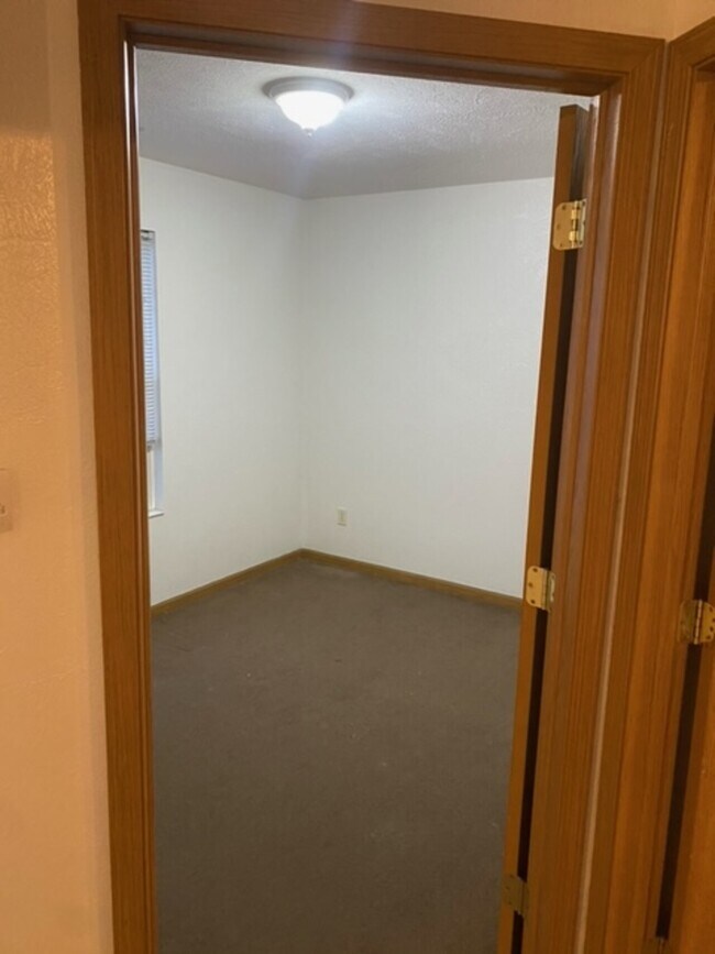 Photo - 378 Johnston