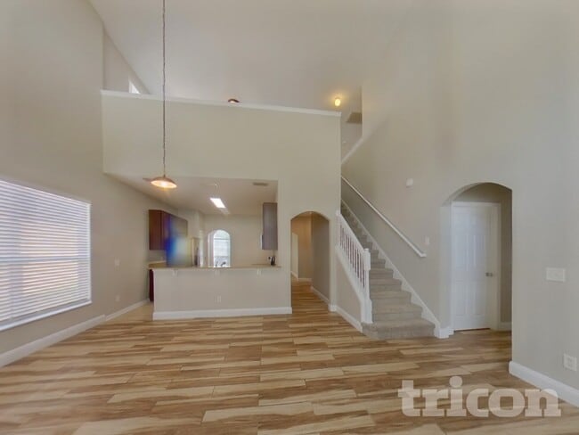 Photo - 243 Tower View Dr W