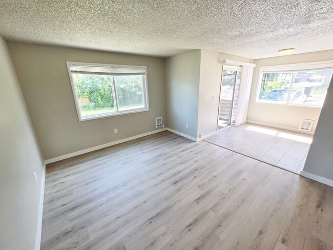 Photo - Luminous & Spacious apartments with Private Balcony in Tacoma Unit 2