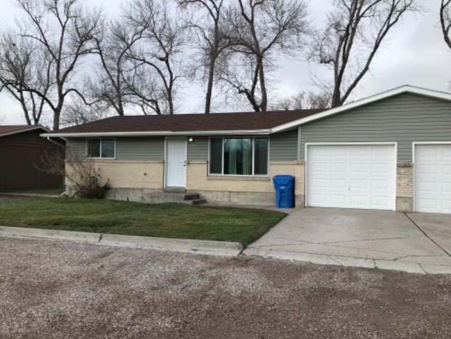 Building Photo - 3850 Hawthorne Rd