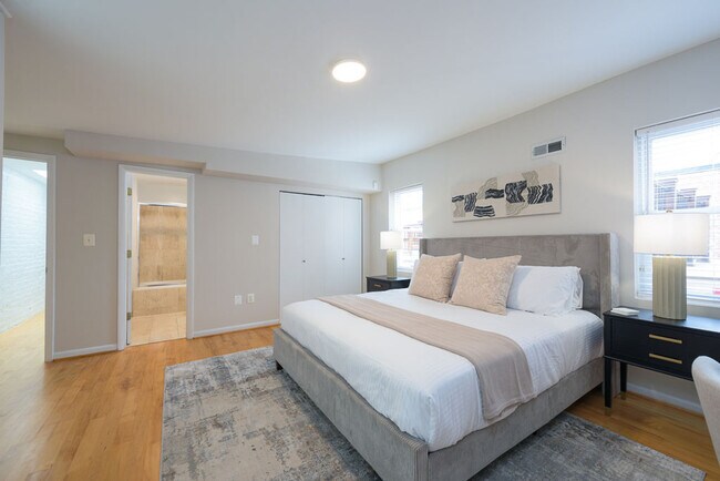 Photo - 1125 D St NE Unidad ID1023956P