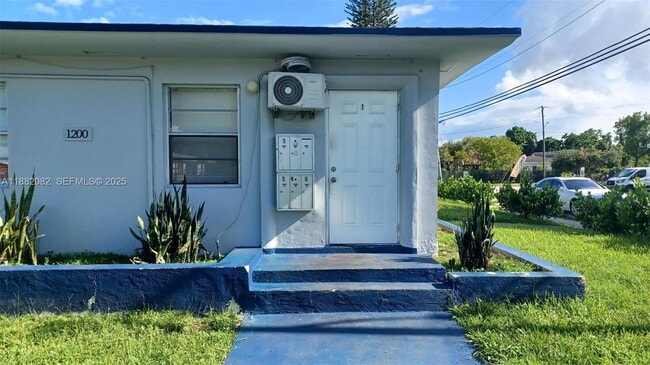 Building Photo - 1200 NE 110th St Unit 1