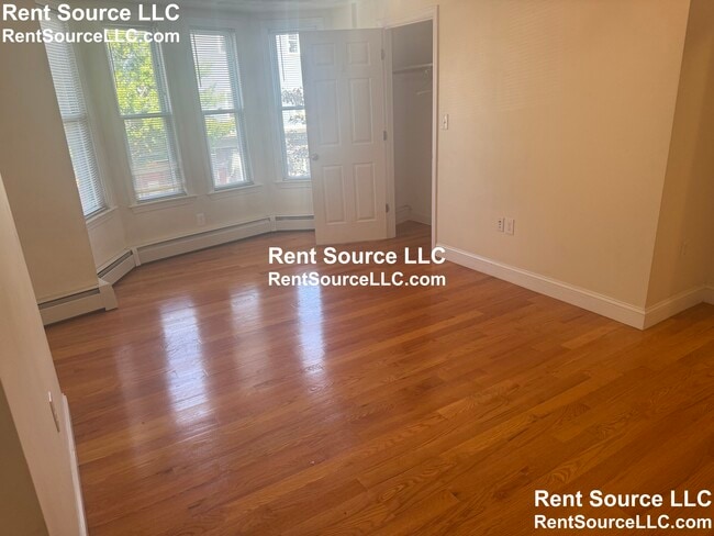 Photo - 1096 Cambridge St