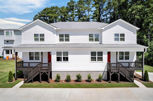 Photo - 1739 Crest Rd