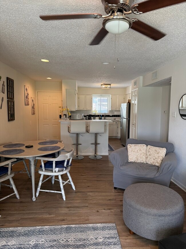Photo - 12100 Melville Dr Unidad 616