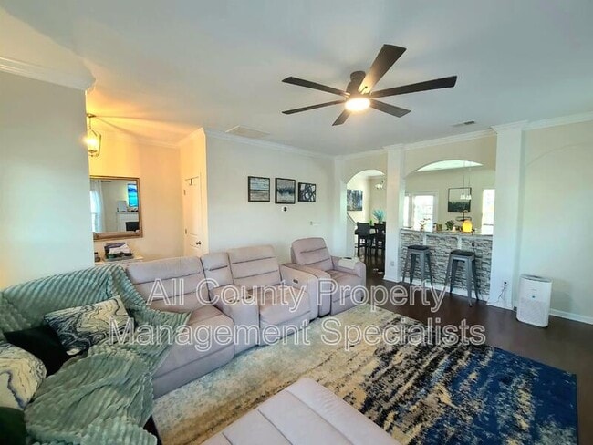 Photo - 235 Meadow Springs Dr