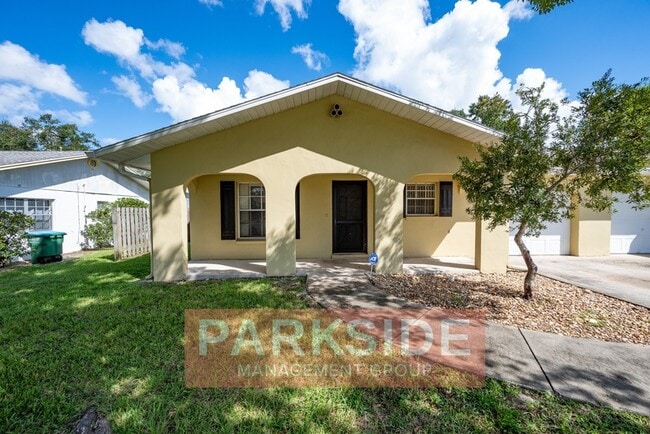 Building Photo - 122 Landmark St