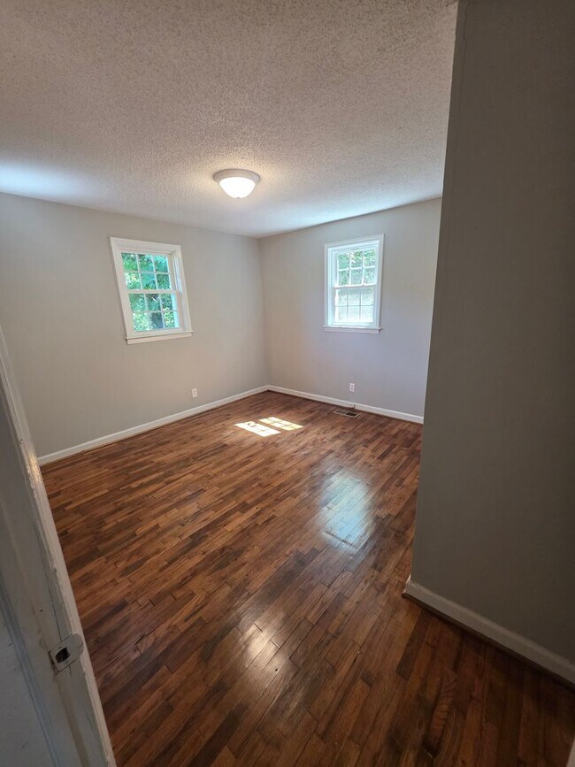Photo - 2305 Booker St