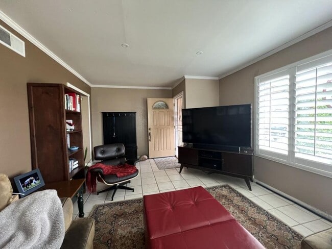 Photo - 8909 Calliandra Rd