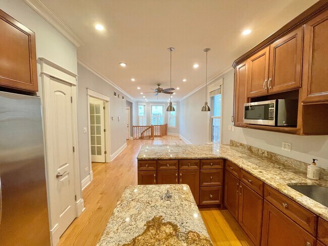 Photo - 3448 N Damen Ave