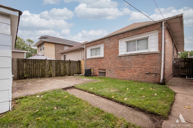 Photo - 7649 S Paxton Ave