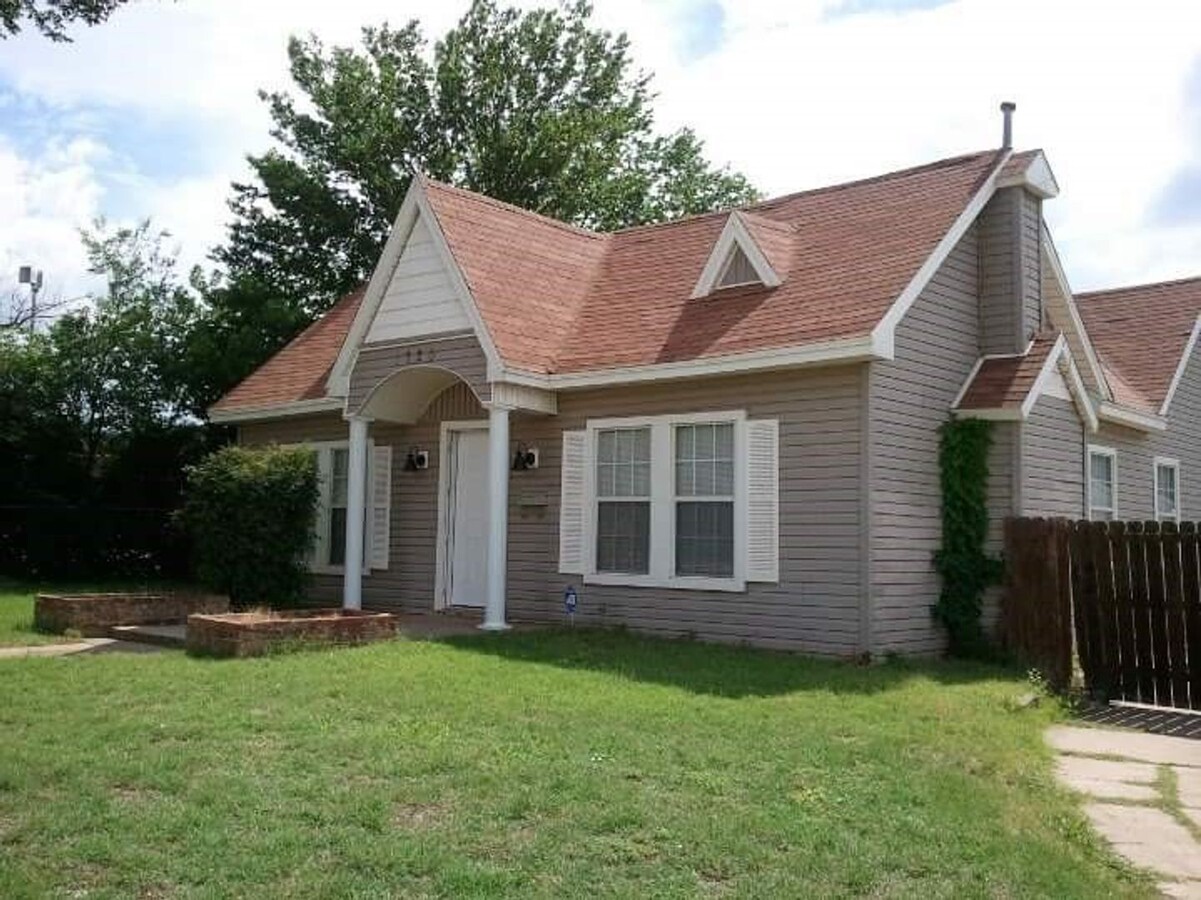 Great 2 bedroom 2 bath home - Great 2 bedroom 2 bath home