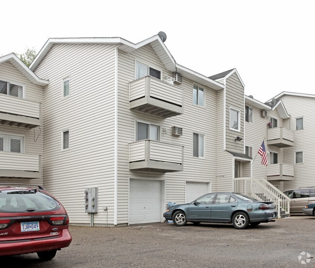 900 Wescott Sq Apartments For Rent in Eagan, MN