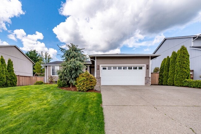 Photo - 4-Bedroom, 2-Bathroom Rambler with Beautiful Features and Mountain Views!