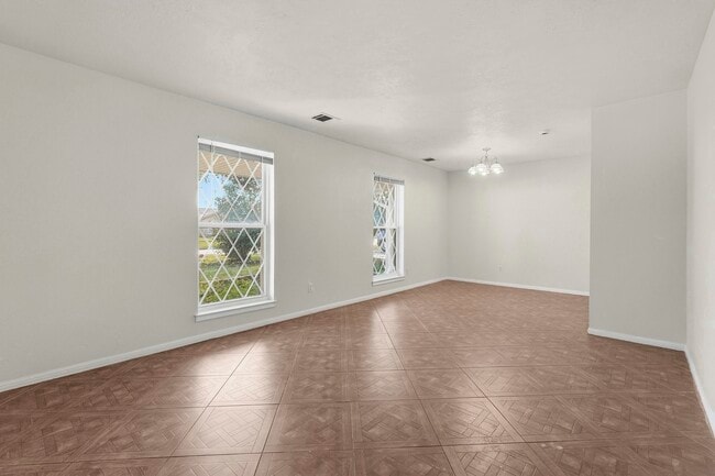 Photo - 2518 Henderson Ln