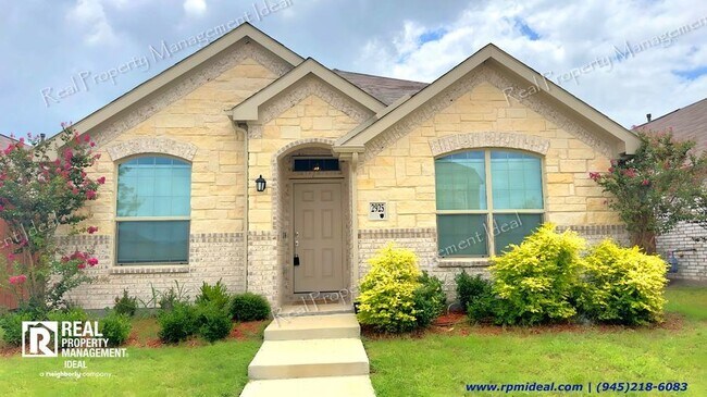 $2,300 - 4bed/ 2Bath - Stunning house in F... - $2,300 - 4bed/ 2Bath - Stunning house in F...