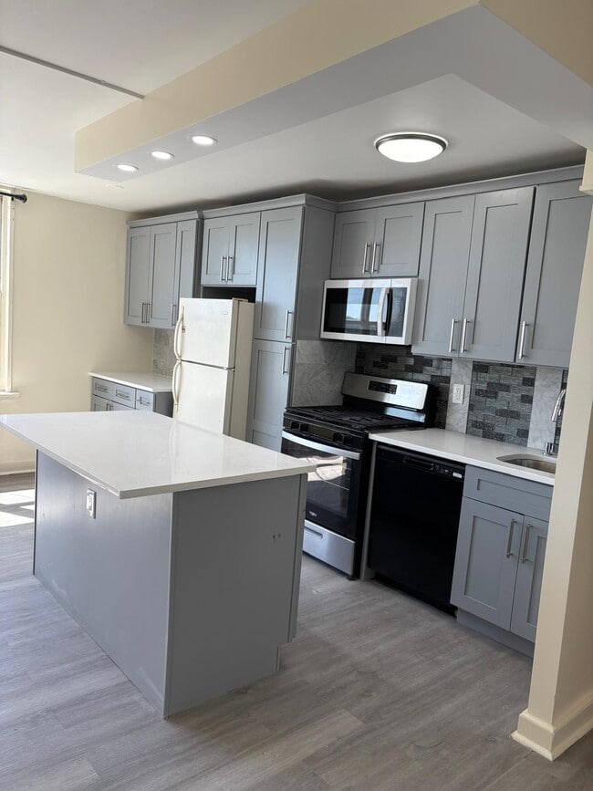 Photo - 712 N Broad St Unit 8D