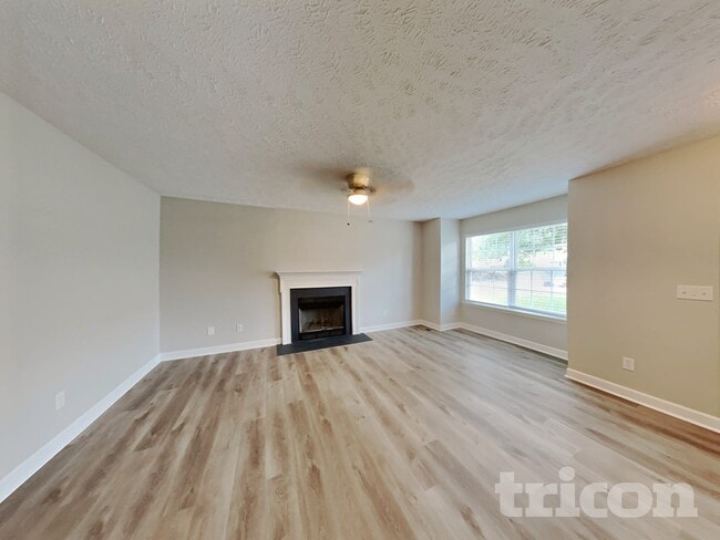 Photo - 140 Sundance Way