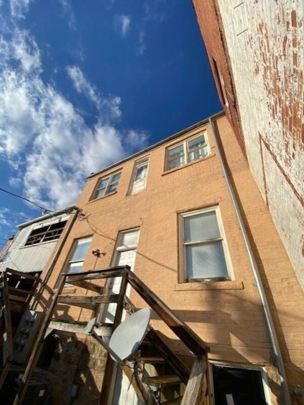 Photo - 305 Mercer St