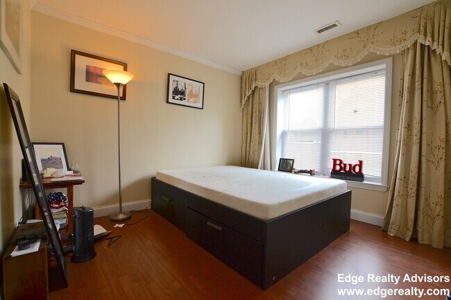 Photo - 136 Newton St Unit 3