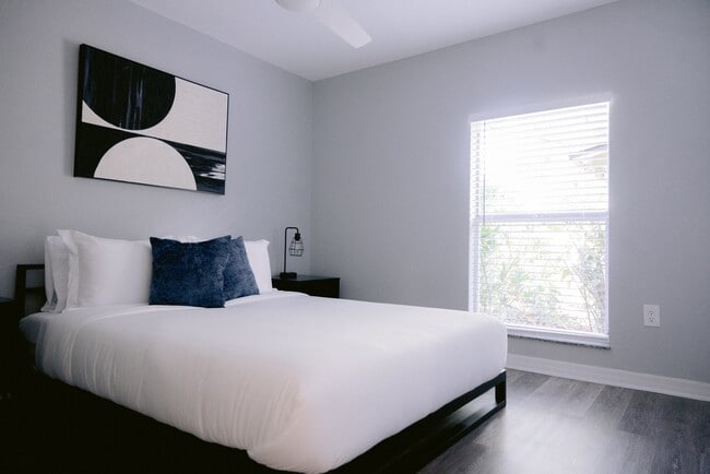 Photo - 2616 S Crystal Lake Dr Unit B
