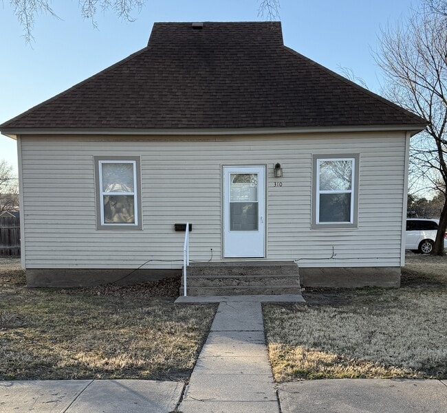 Building Photo - 310 N Goethe Ave