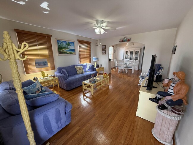 Photo - 206 N Mansfield Ave
