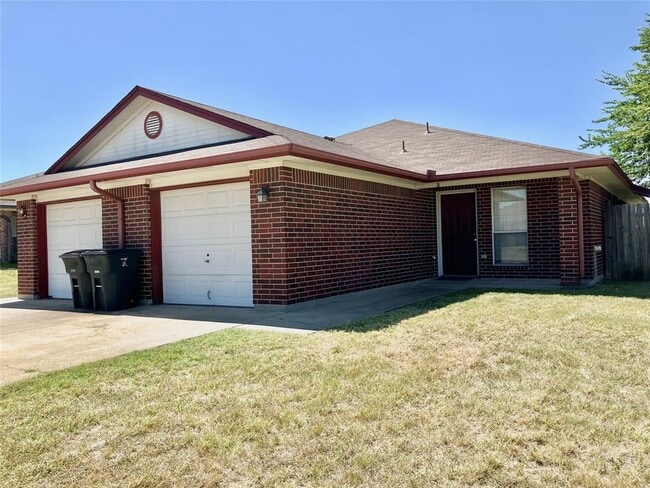 Building Photo - 2606 Lucille Dr