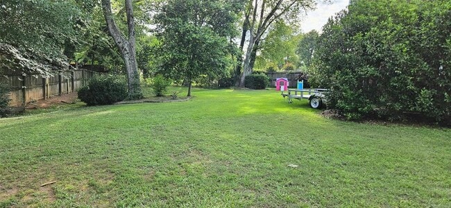 210 Sweetbriar Ln