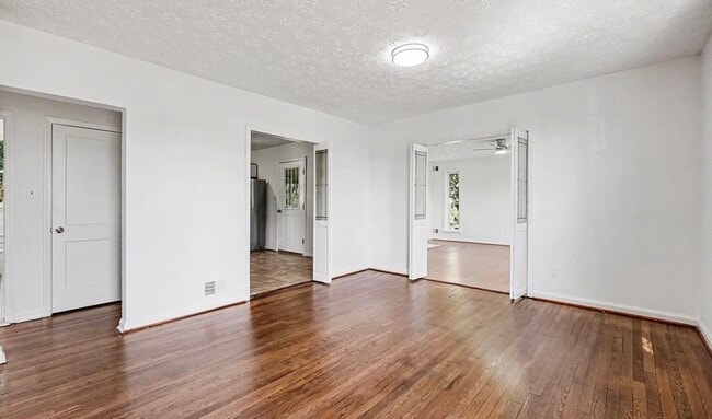 Photo - 4806 Hazelwood Ave