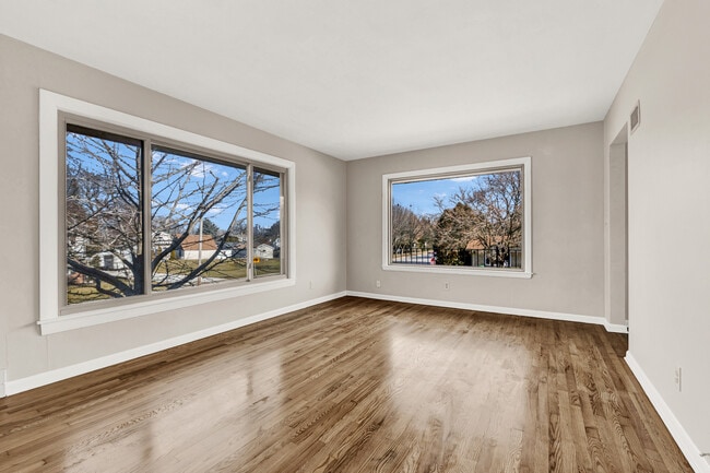 Photo - 4305 S Iowa Ave