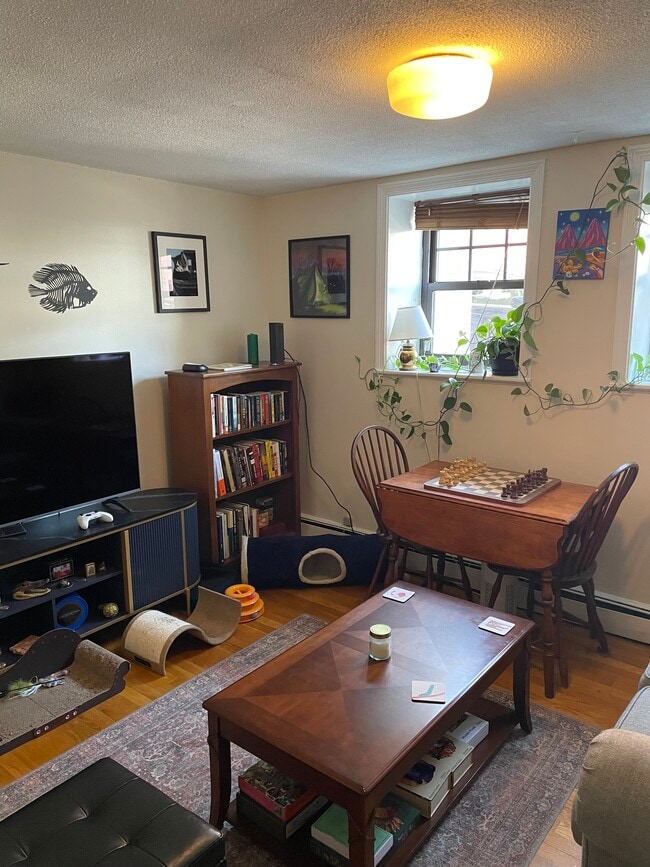 Building Photo - 65 Chester St Unit One bed in amazing, central location