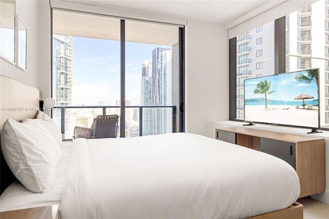 Photo - 159 NE 6th St