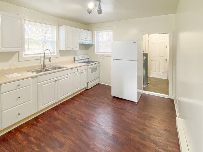 Photo - 2201 Front St