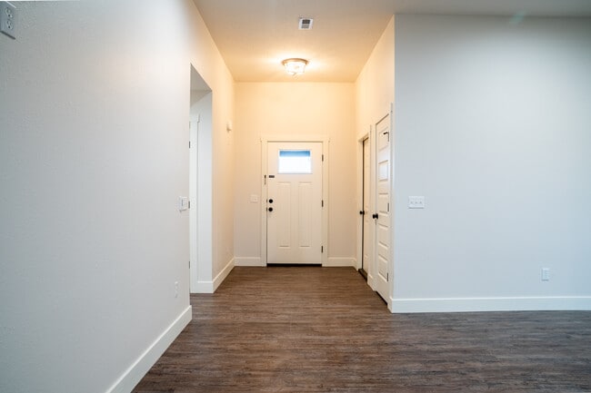 Photo - 2382 Athens St