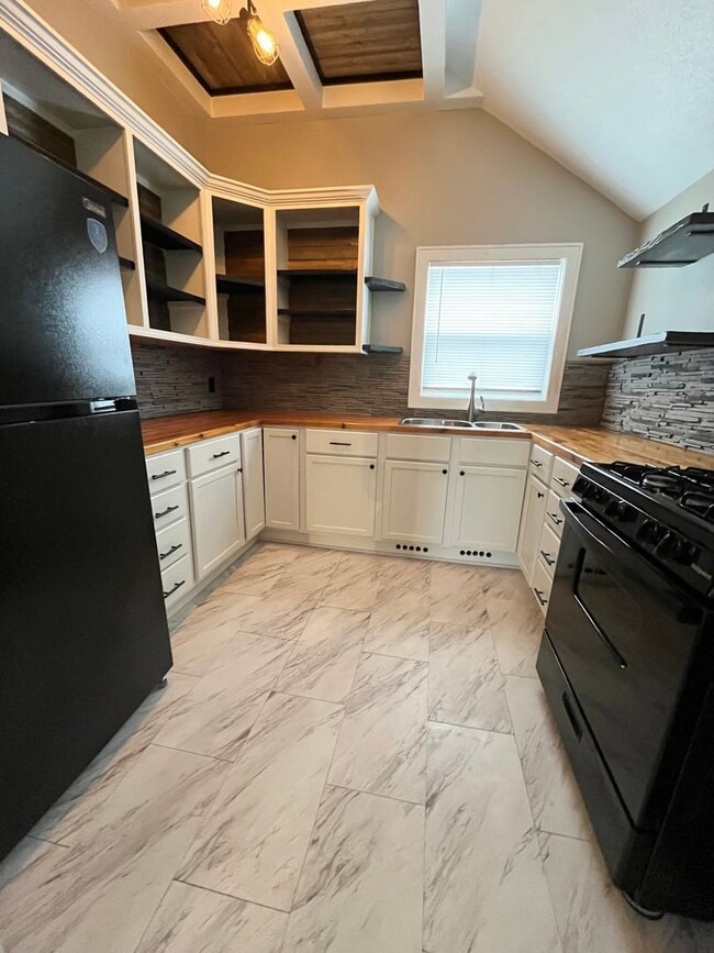 Photo - 2 Bed/1 Bath Ranch Home For Rent in Harrisburg, SD!