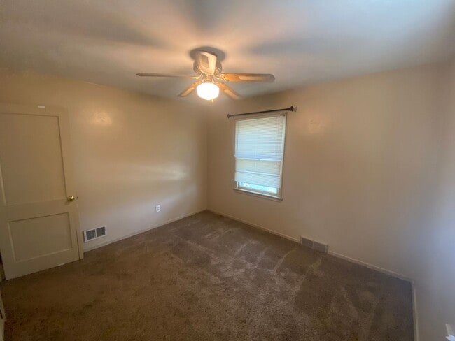 Photo - 4 bed, 1.5 bath Home Near NDSU!