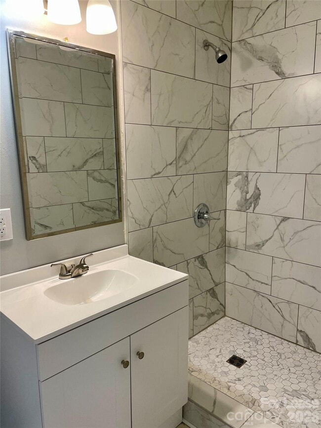 Photo - 819 Markwell Dr